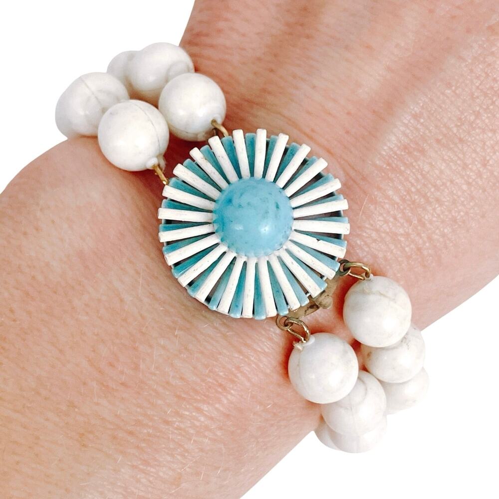 Vintage Mid Century Mod Blue White Beaded Double Strand Daisy Bracelet Size 6.5